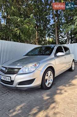 Хэтчбек Opel Astra 2008 в 