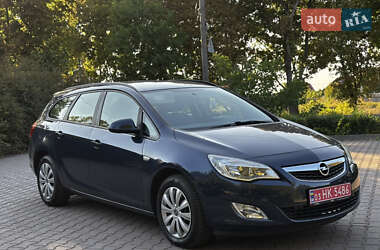 Універсал Opel Astra 2011 в Миргороді