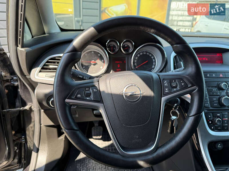 Универсал Opel Astra 2012 в Стрые