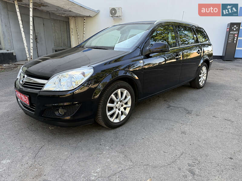 Универсал Opel Astra 2008 в Полтаве