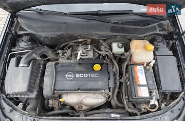 Хэтчбек Opel Astra 2008 в 