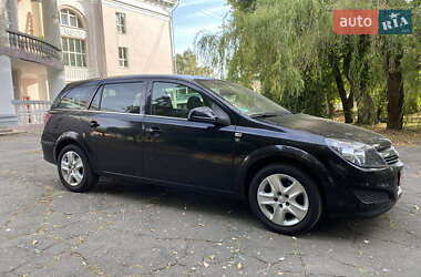 Универсал Opel Astra 2010 в 