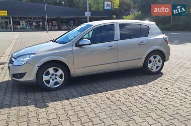 Хэтчбек Opel Astra 2007 в 