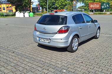 Хэтчбек Opel Astra 2007 в 