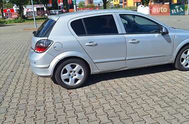 Хэтчбек Opel Astra 2007 в 