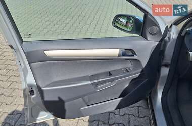 Хэтчбек Opel Astra 2007 в 