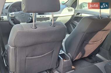 Хэтчбек Opel Astra 2007 в 