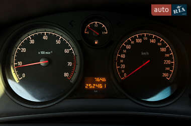 Универсал Opel Astra 2011 в 