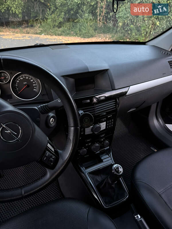 Универсал Opel Astra 2010 в Полтаве фото 27 Универсал Opel Astra 2010 в Полтаве