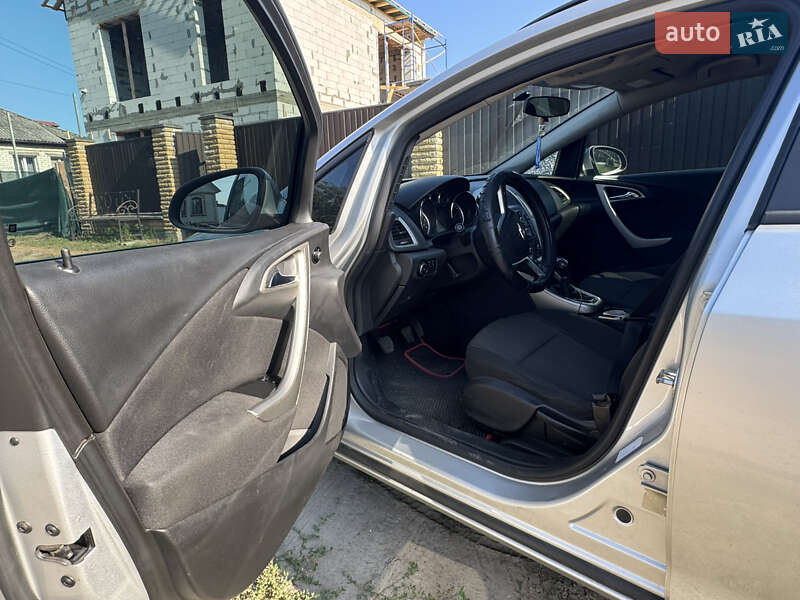Opel Astra 2012