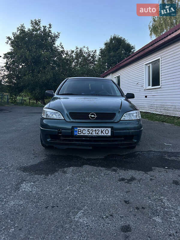 Седан Opel Astra 2004 в Тернополе