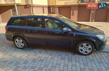 Універсал Opel Astra 2010 в Коломиї