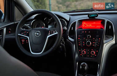 Универсал Opel Astra 2013 в 
