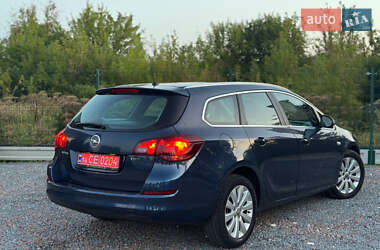 Универсал Opel Astra 2013 в 