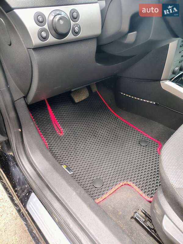 Седан Opel Astra 2009 в Сарнах