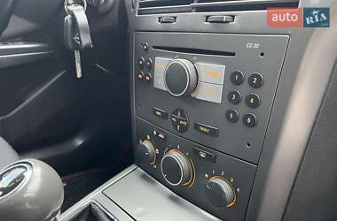 Универсал Opel Astra 2004 в 