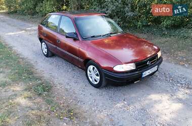 Хэтчбек Opel Astra 1993 в 