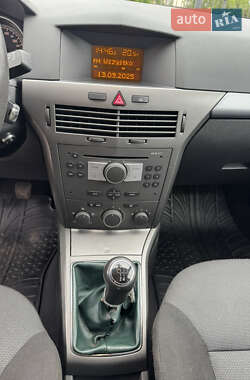 Универсал Opel Astra 2004 в 