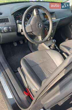 Универсал Opel Astra 2006 в 