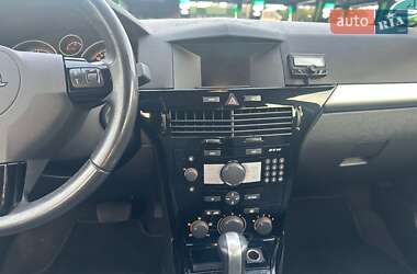 Универсал Opel Astra 2010 в 