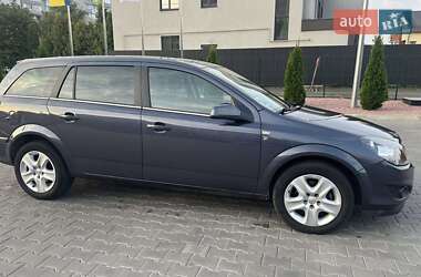 Универсал Opel Astra 2010 в 