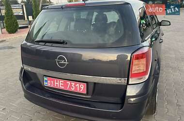 Универсал Opel Astra 2010 в 