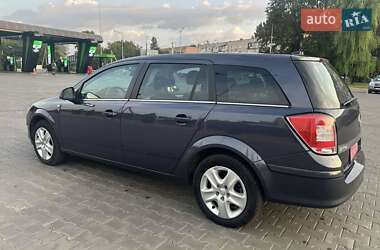 Универсал Opel Astra 2010 в 
