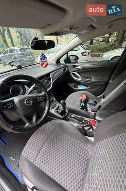 Универсал Opel Astra 2017 в 