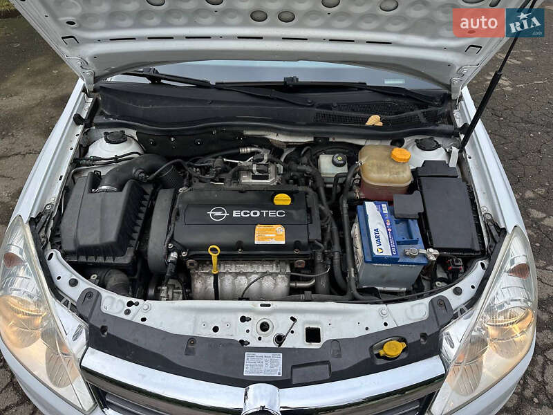 Универсал Opel Astra 2008 в Ровно