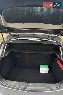 Хэтчбек Opel Astra 2011 в 