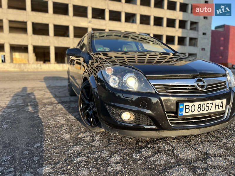 Универсал Opel Astra 2009 в Тернополе