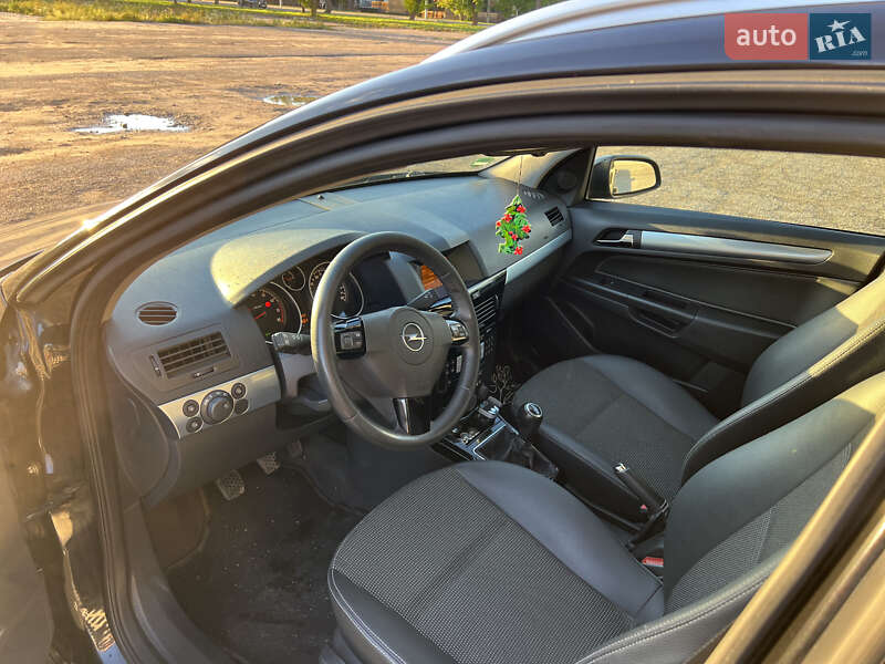 Универсал Opel Astra 2009 в Тернополе