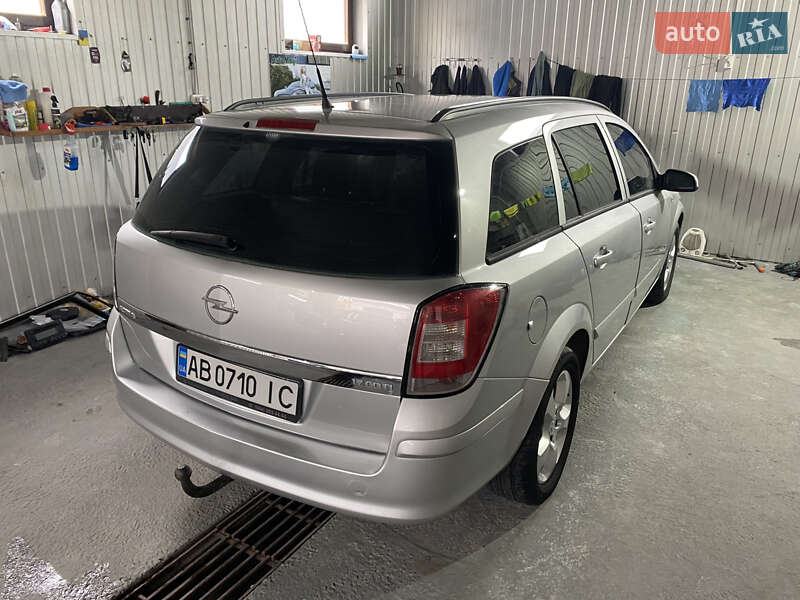 Универсал Opel Astra 2008 в Виннице