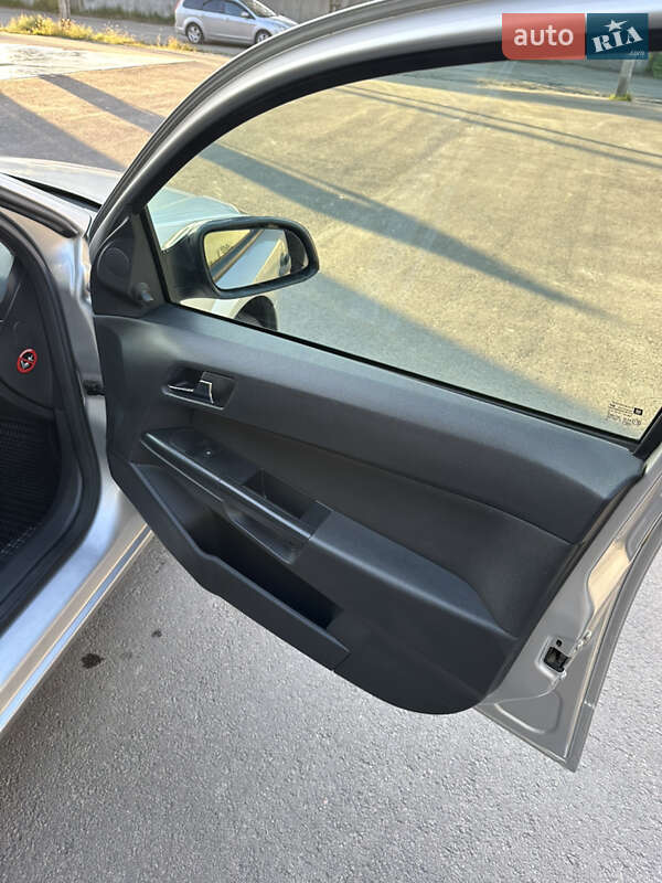 Универсал Opel Astra 2005 в Костополе