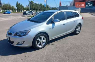 Универсал Opel Astra 2011 в Киеве
