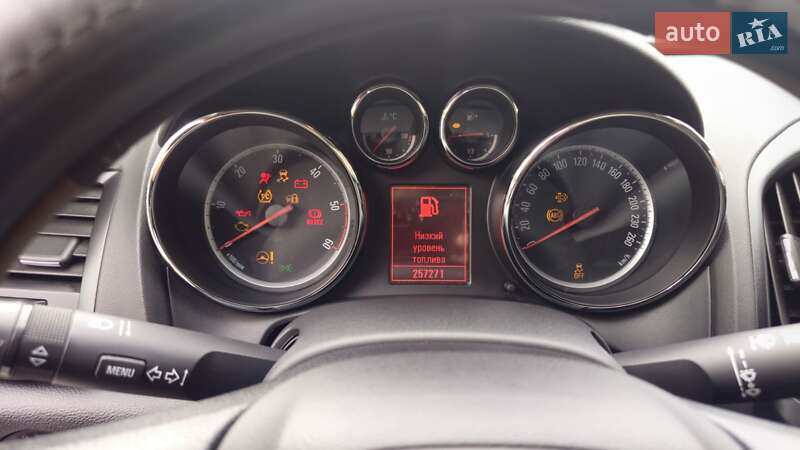 Универсал Opel Astra 2011 в Звягеле