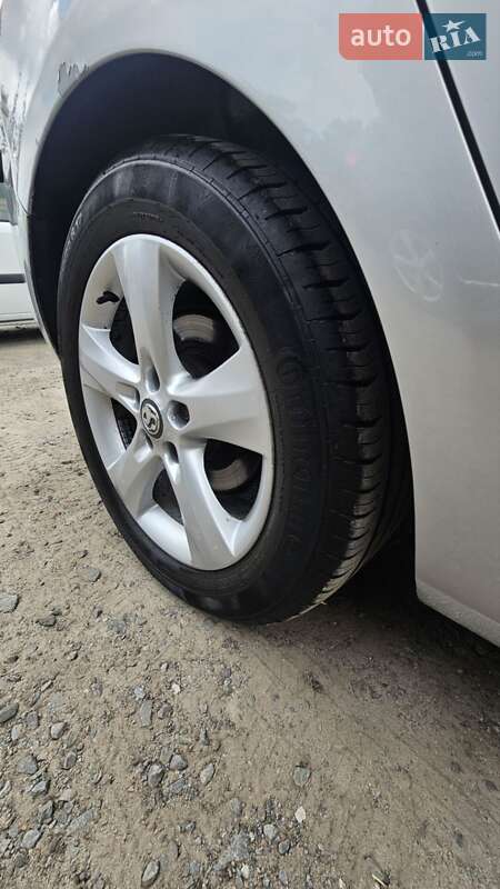 Универсал Opel Astra 2011 в Звягеле