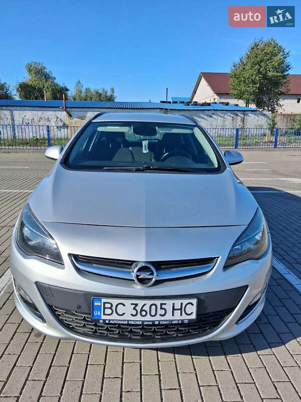 Універсал Opel Astra 2013 в Нововолинську