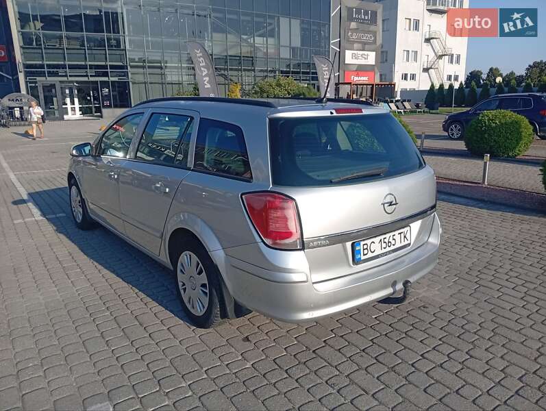 Универсал Opel Astra 2005 в Львове