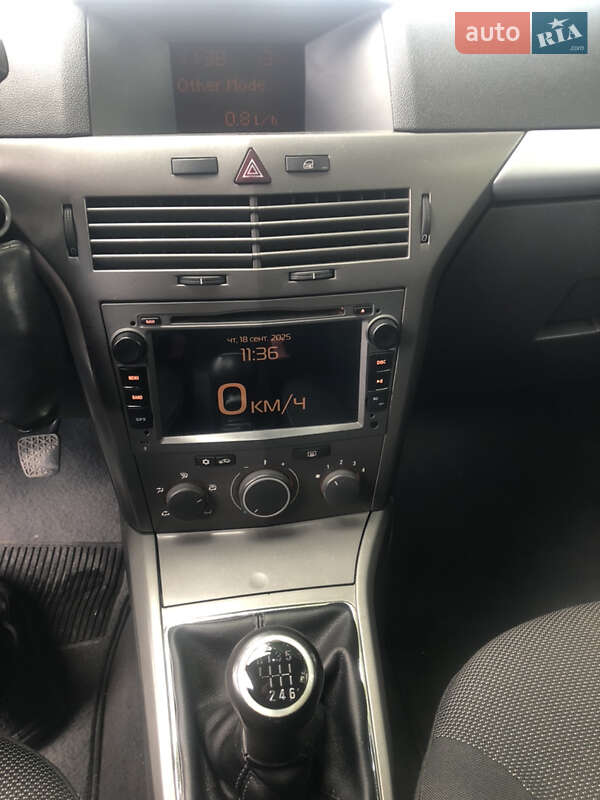 Универсал Opel Astra 2006 в Черновцах