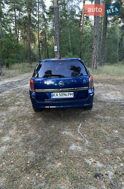 Универсал Opel Astra 2004 в 