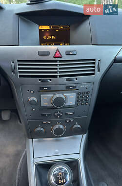 Универсал Opel Astra 2004 в 