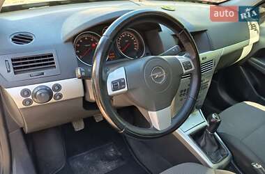 Хэтчбек Opel Astra 2009 в 