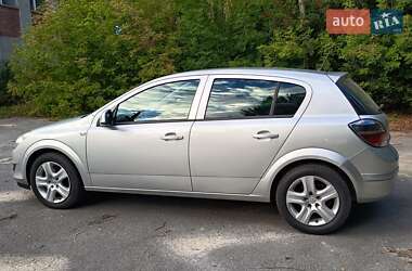 Хэтчбек Opel Astra 2009 в 