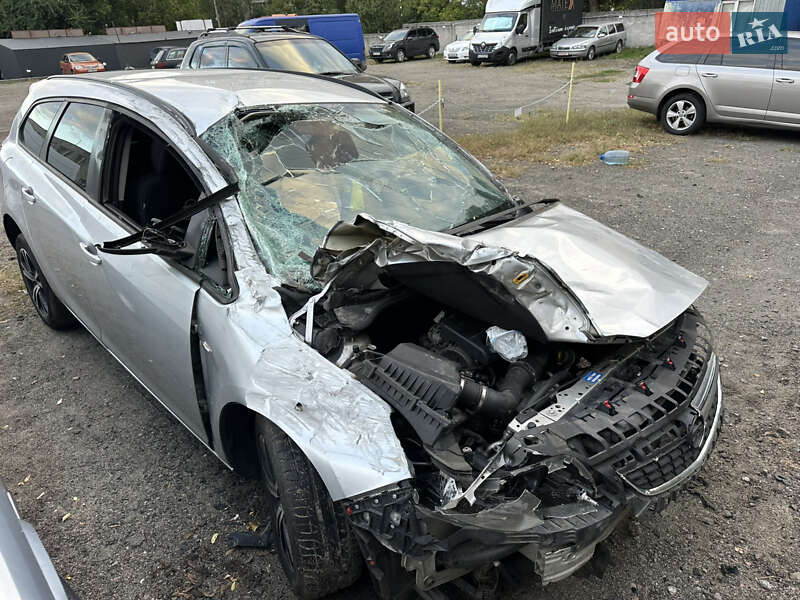 Минивэн Opel Astra 2011 в Киеве