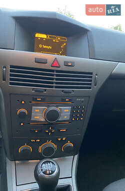 Универсал Opel Astra 2007 в 