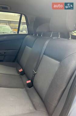 Универсал Opel Astra 2007 в 