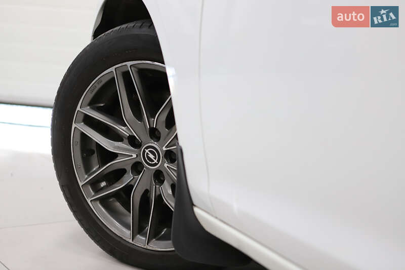 Универсал Opel Astra 2013 в Дрогобыче