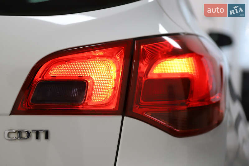 Универсал Opel Astra 2013 в Дрогобыче