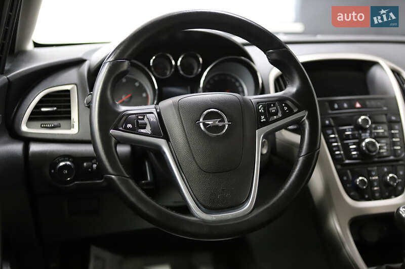 Универсал Opel Astra 2013 в Дрогобыче